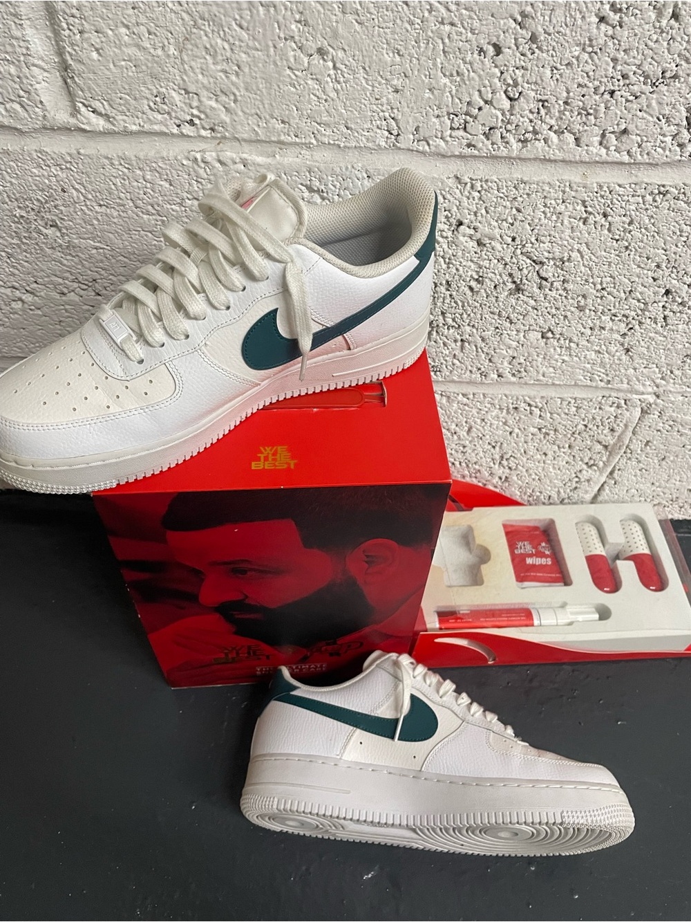 Air Force 1 Nike White Low-Top Sneakers with Teal Swoosh